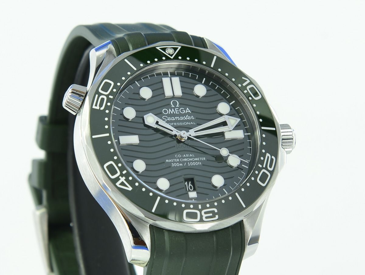 OMEGA Seamaster Diver 300M Co-Axial Master Chronometer 210.32.42.20.10.001