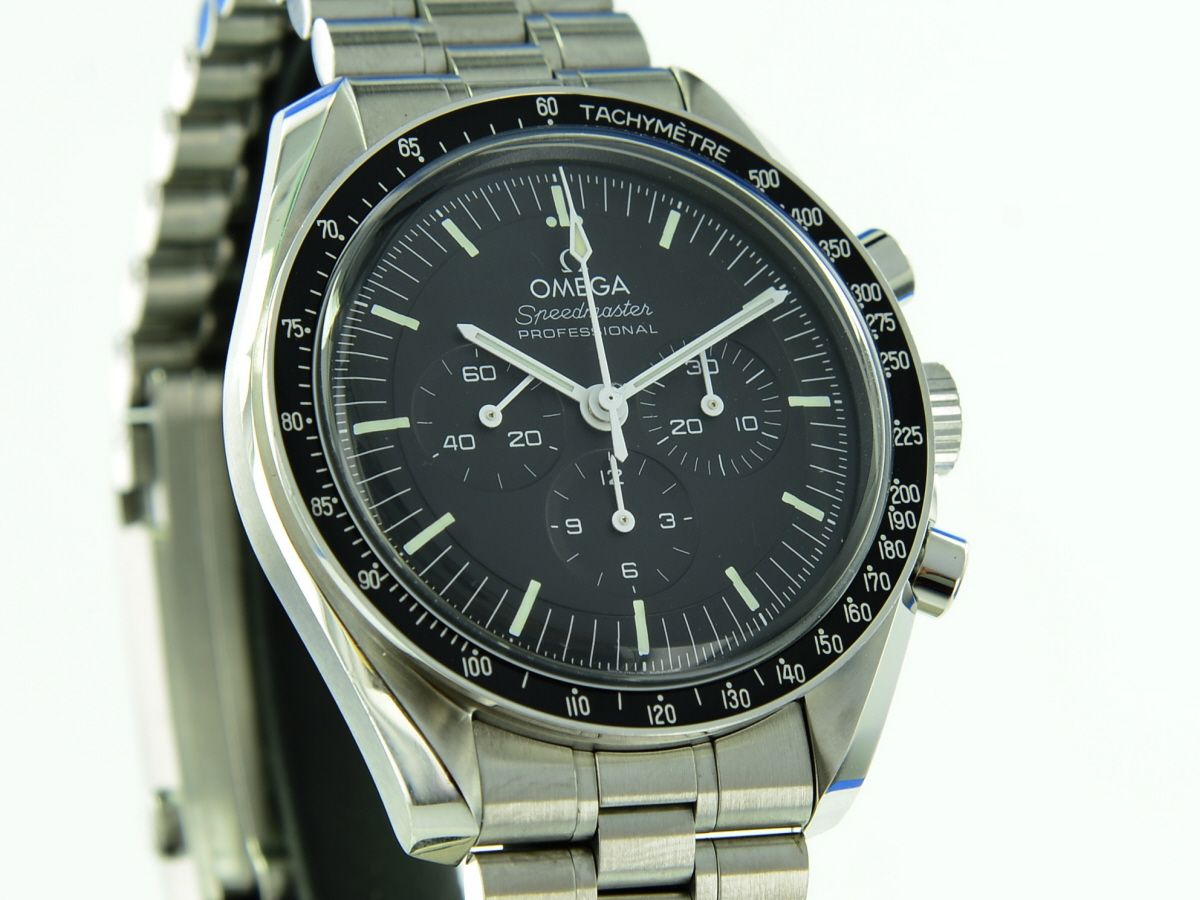 Omega Speedmaster Moonwatch Master Chronometer