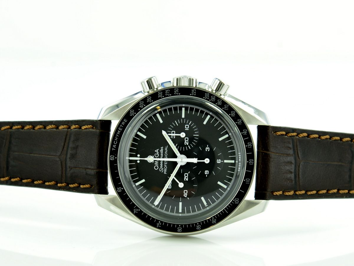OMEGA Speedmaster Moonwatch Professional Chronograph