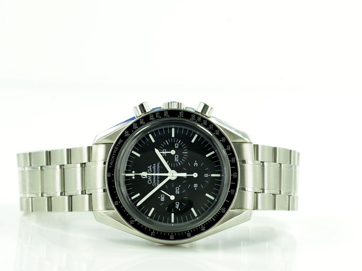 OMEGA Speedmaster Moonwatch Professional Chronograph