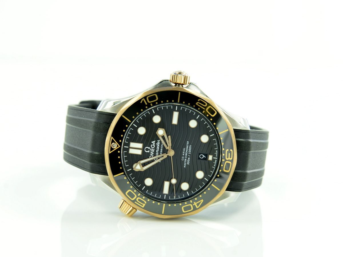Omega Seamaster Diver 300M Master Chronometer Edelstahl/ Sedan Gold