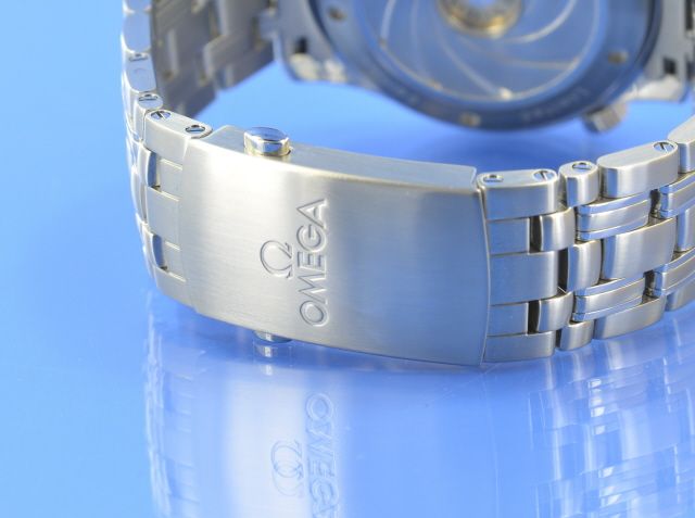 Omega Seamaster Diver 300M 50th Anniversary James Bond Edition