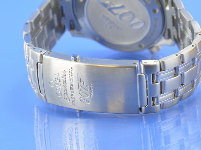 Omega Seamaster Diver 300M James Bond 2006 Limited