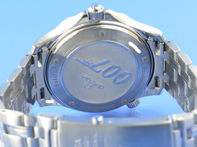 Omega Seamaster Diver 300M James Bond 2006 Limited