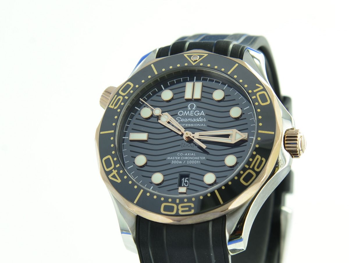Omega Seamaster Diver 300M Master Chronometer Keramik
