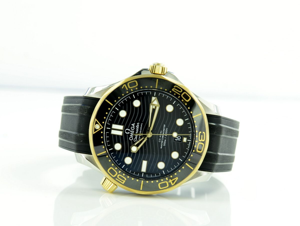 Omega Seamaster Diver 300M Master Chronometer Keramik