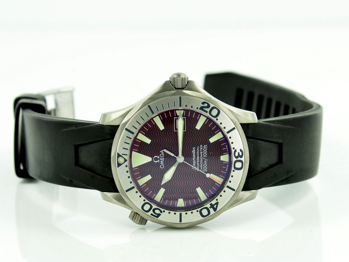 Omega Seamaster Diver 300M Titan Red Dial Seltenheit 168.1623
