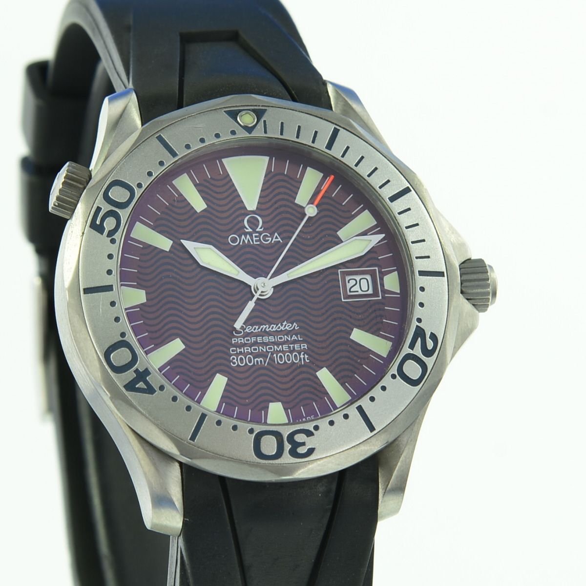 Omega Seamaster Diver 300M Titan Red Dial Seltenheit 168.1623
