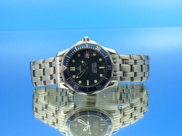Omega Seamaster Mid-Size Medium