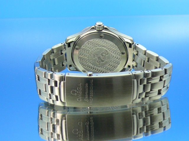 Omega Seamaster Mid-Size Medium