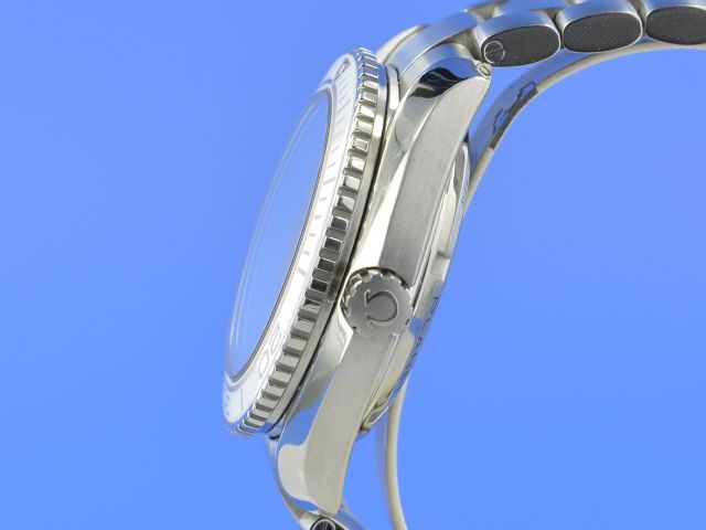 Omega Seamaster Planet Ocean 42 mm