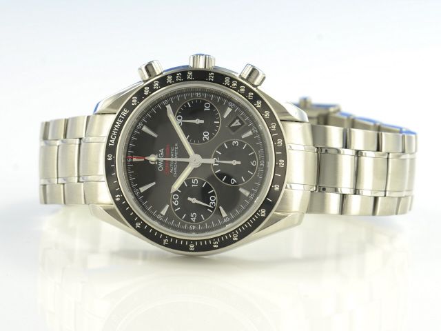 Omega Speedmaster Date 40 mm Chronometer