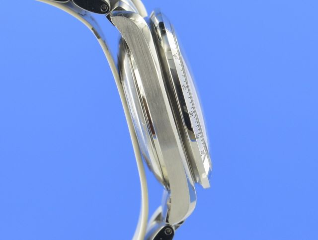 Omega Speedmaster Date Chronograph