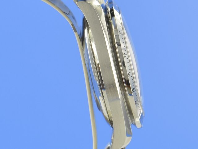 Omega Speedmaster Date Chronograph