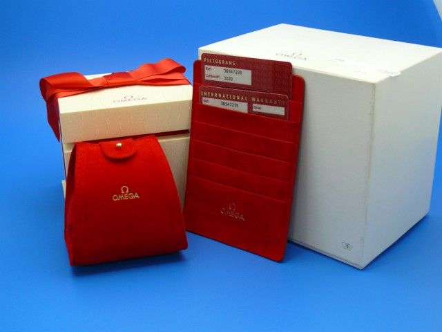 Omega Speedmaster Ladys Automatik Chronograph aus 04/2010