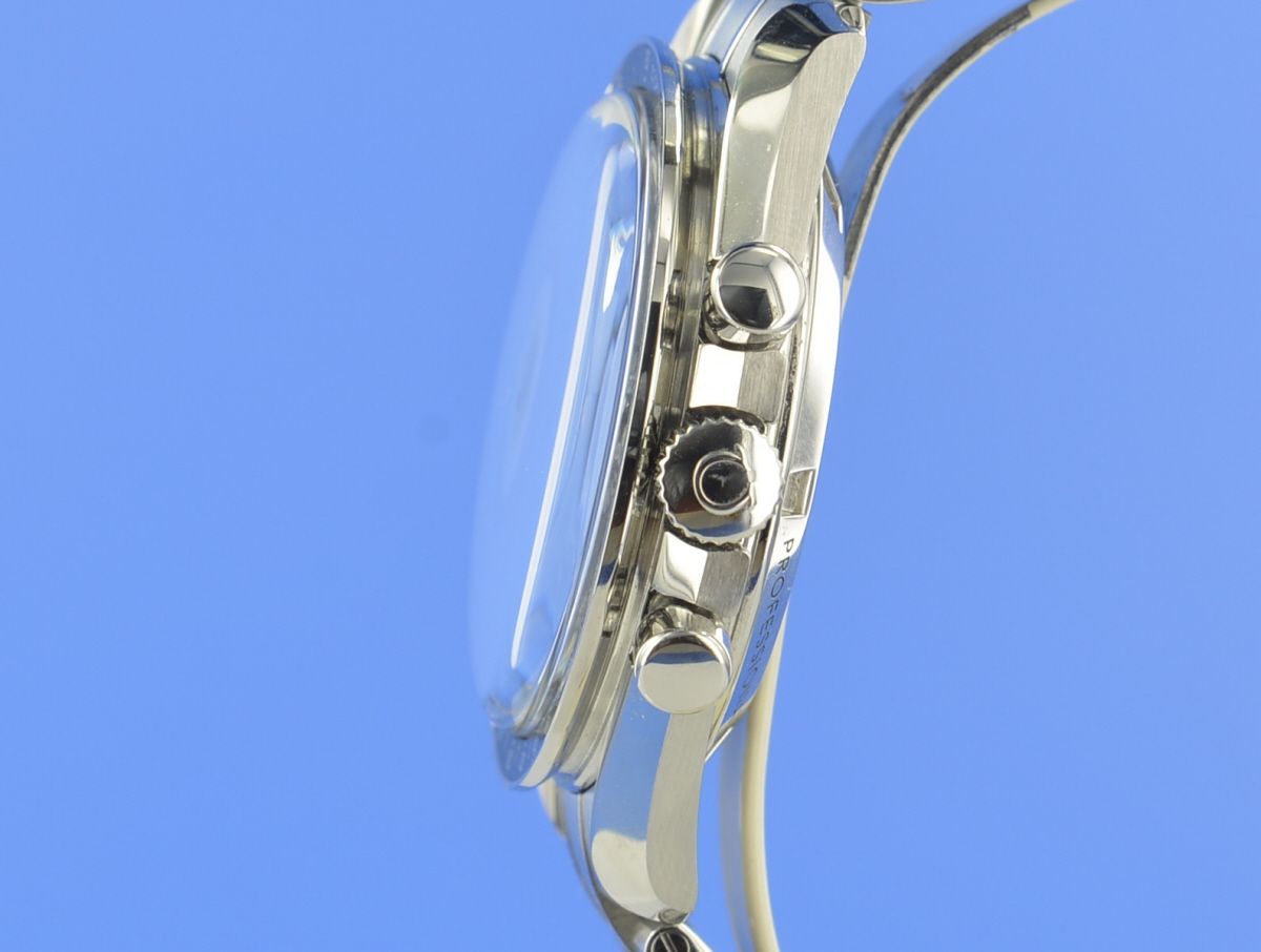 Omega Speedmaster Moonwatch