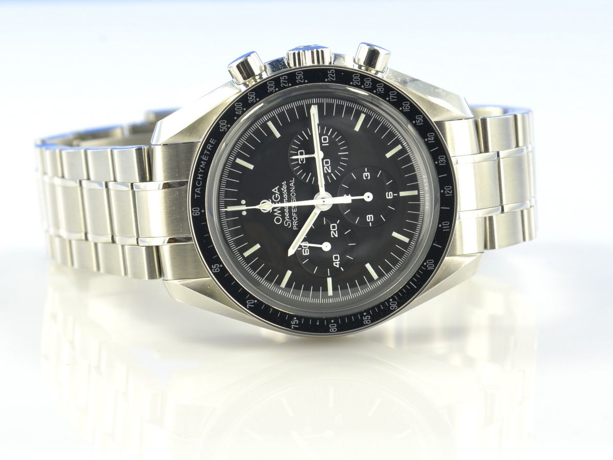 Omega Speedmaster Moonwatch