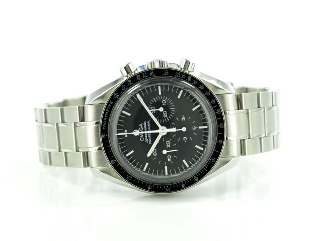 Omega Speedmaster Moonwatch