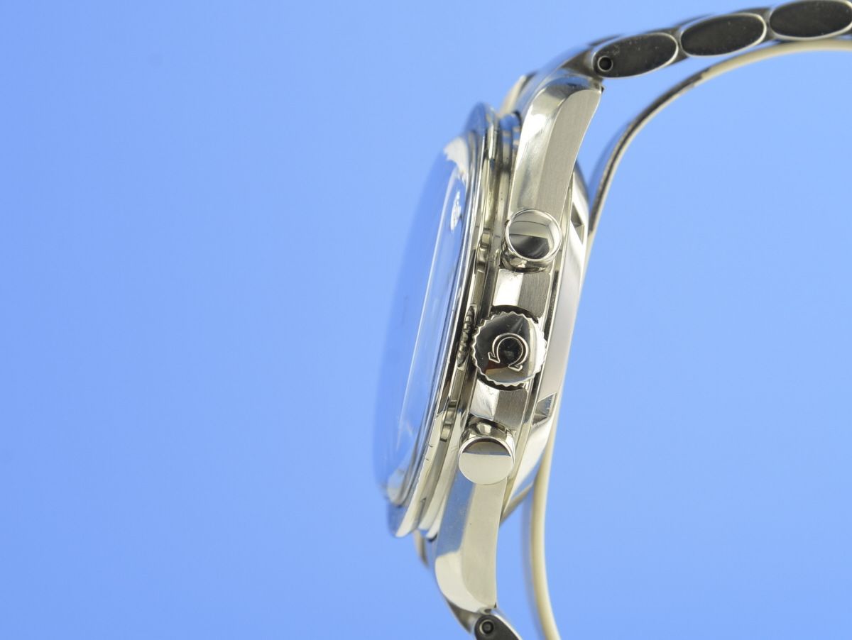 Omega Speedmaster Moonwatch