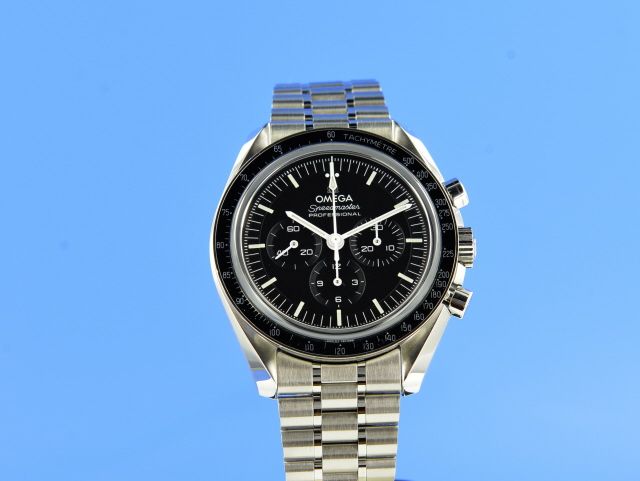 Omega Speedmaster Moonwatch Co-Axial Master Chronometer