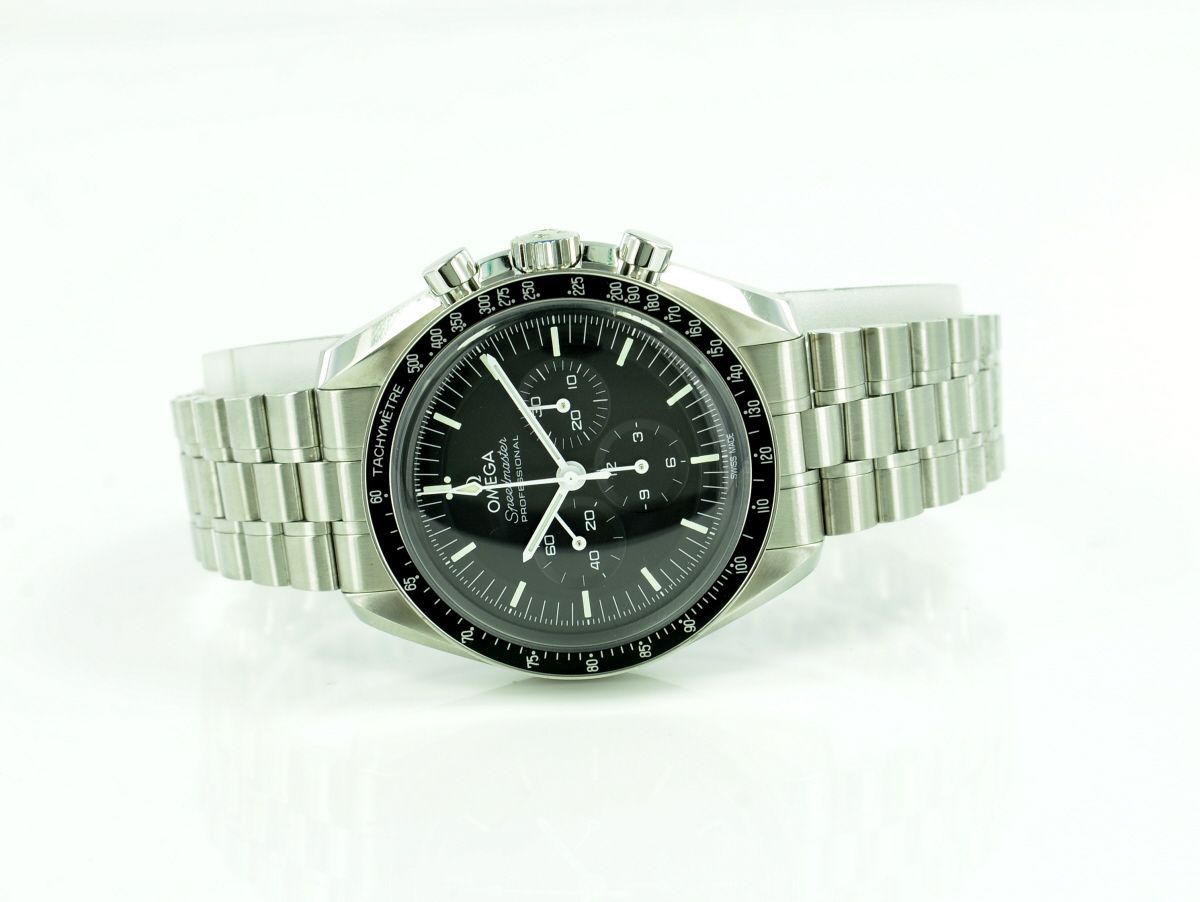 Omega Speedmaster Moonwatch Master Chronometer