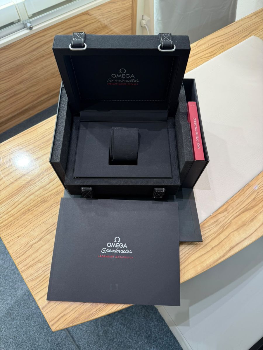 Omega Speedmaster Moonwatch 31032425001002