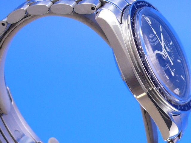 Omega Speedmaster Moonwatch