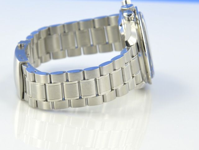 Omega Speedmaster Moonwatch