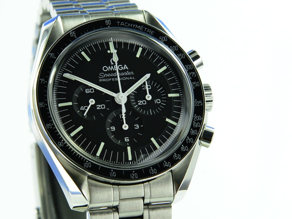 Omega Speedmaster Professional Moonwatch Co-Axial Master Chronometer