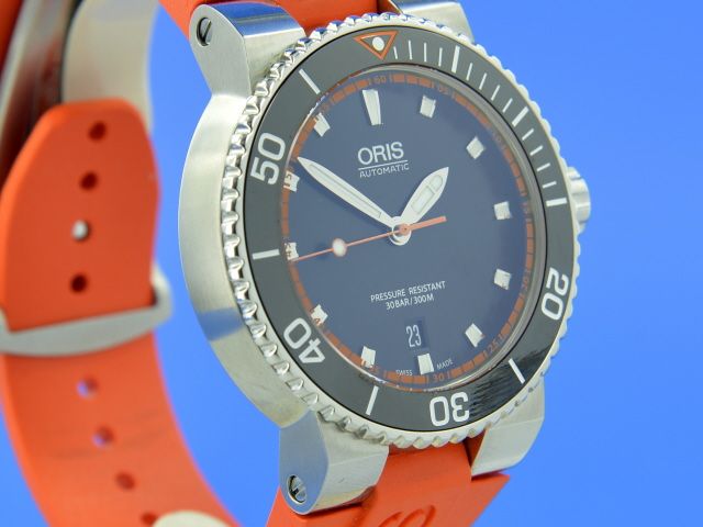 Oris Aquis Date