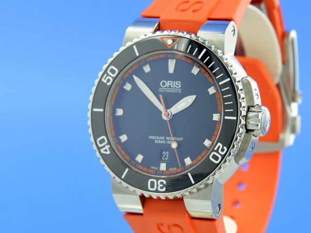 Oris Aquis Date