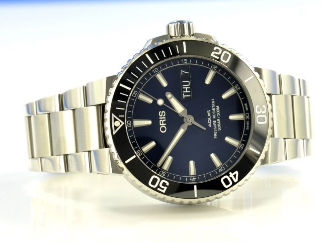 Oris Aquis Big Day Date 7733-752