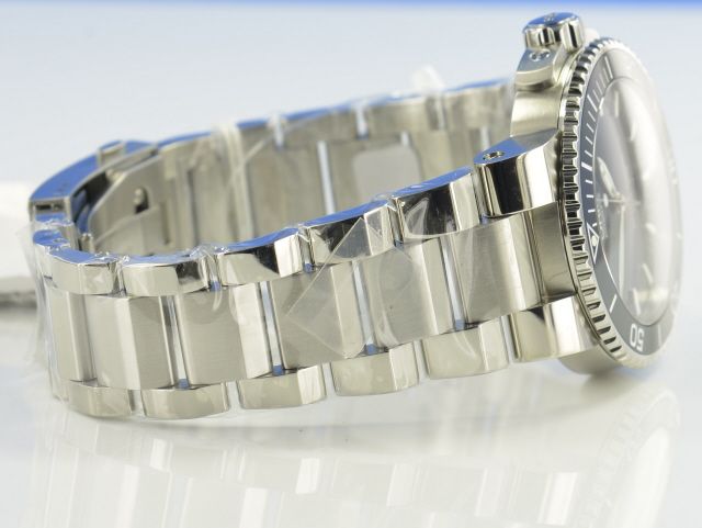 Oris Aquis Date 7653 Automatik Keramik