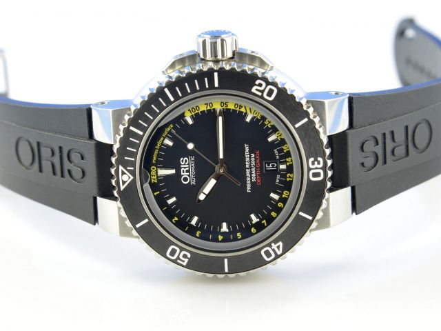 Oris Aquis Date Depth Gauge