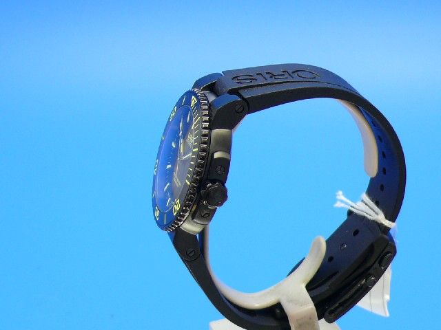 Oris Aquis Date Yellow Devil