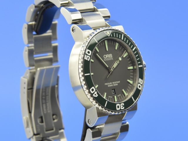 Oris Aquis Date