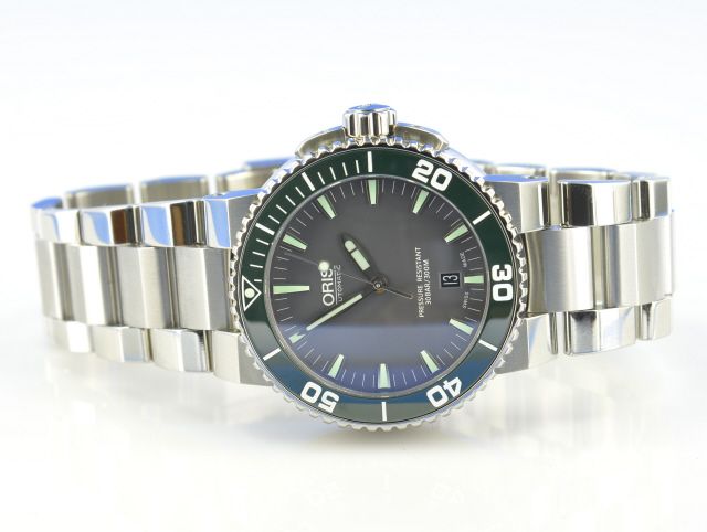 Oris Aquis Date