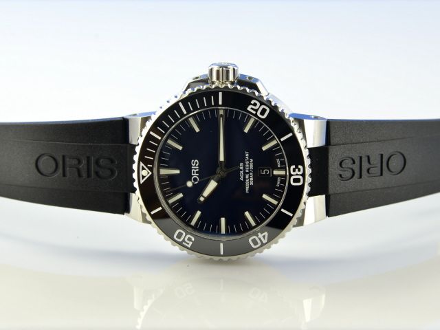 Oris Aquis Date