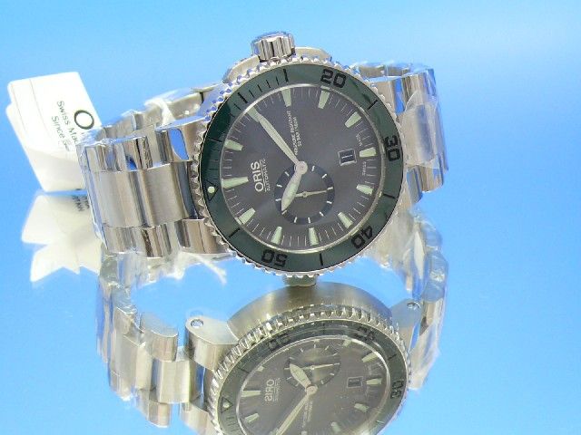 Oris Aquis Small Second Date