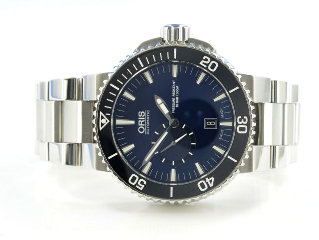 Oris Aquis Small Second Date