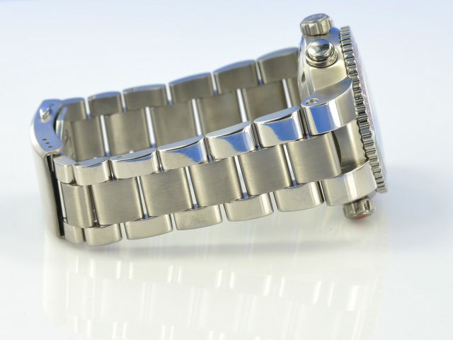 Oris Diver Titan Chronograph