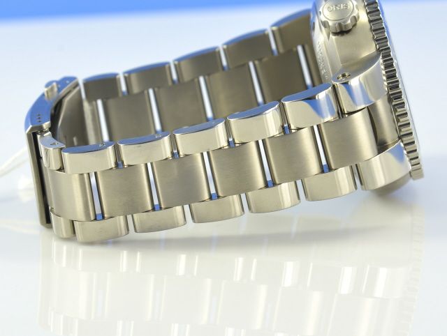 Oris Diver Titan Small Second Date