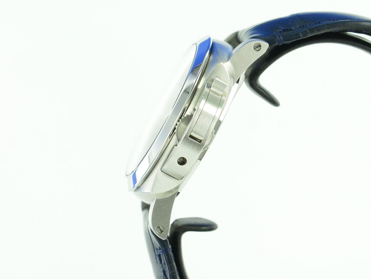 Panerai Luminor Quaranta PAM01370 - 40mm