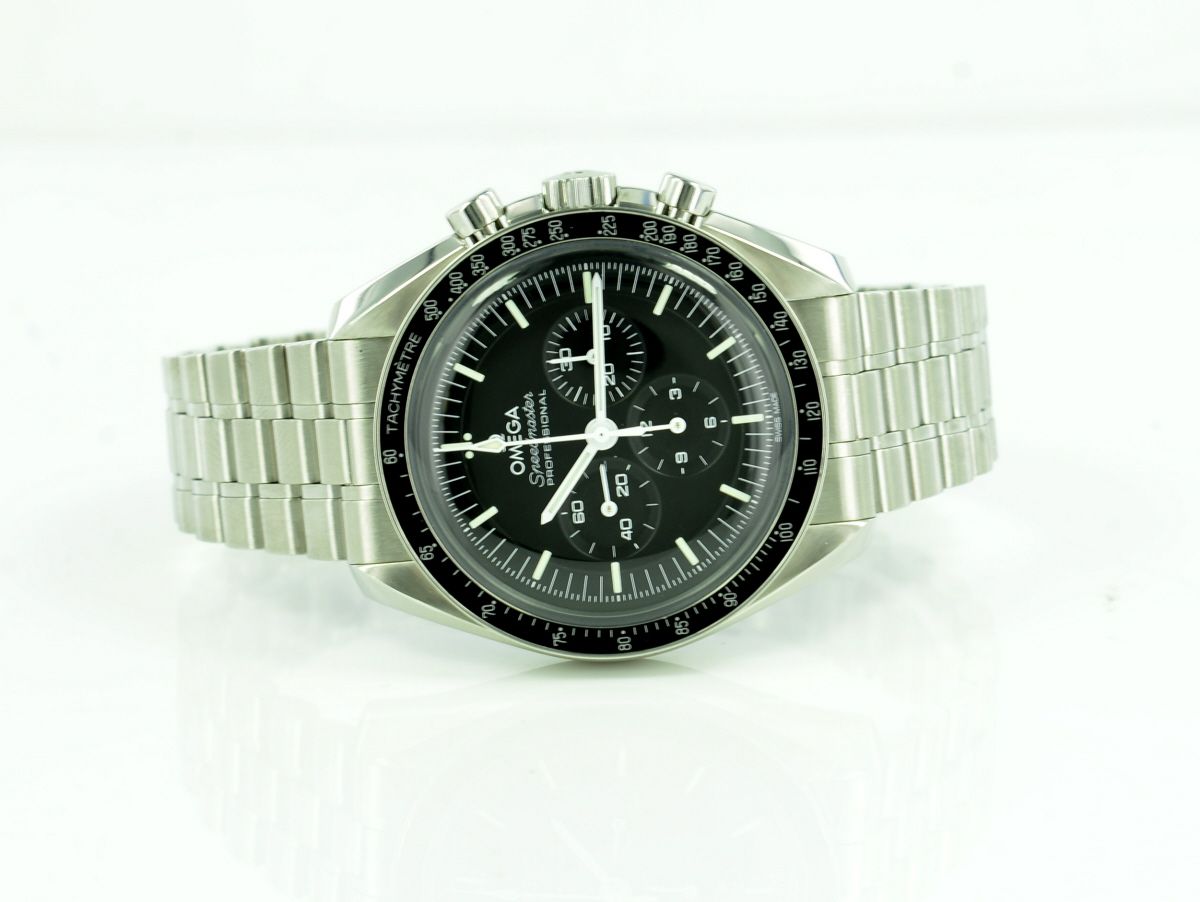 Omega Speedmaster Moonwatch Master Chronometer