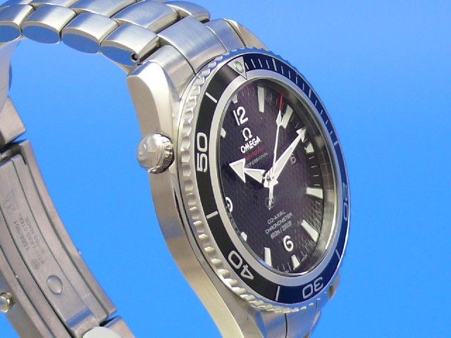 OMEGA Seamaster Planet Ocean Quantum of Solace James Bond 007
