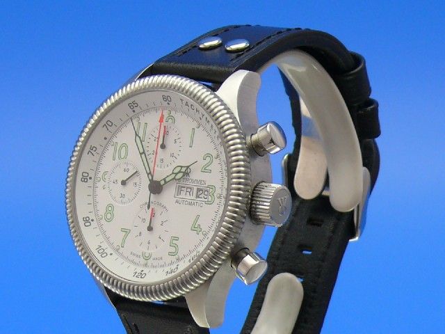Revue Thommen Fliegeruhr Automatik