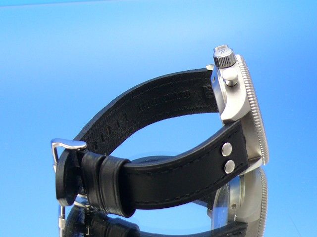 Revue Thommen Fliegeruhr Automatik