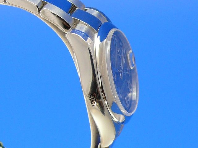 Rolex Datejust Medium aus 2014 verklebt