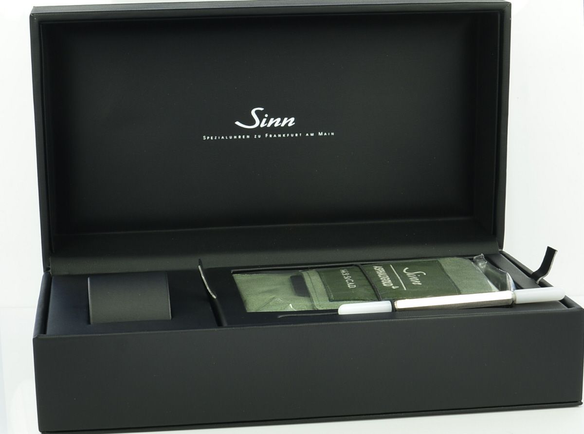 Sinn x Asphaltgold Modell 144 St Sa C.A.D.