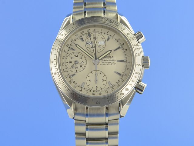 Omega Speedmaster Day Date 40mm Chronometer
